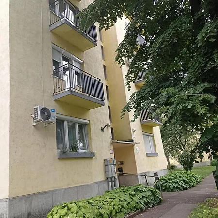 Happy Day Apartment